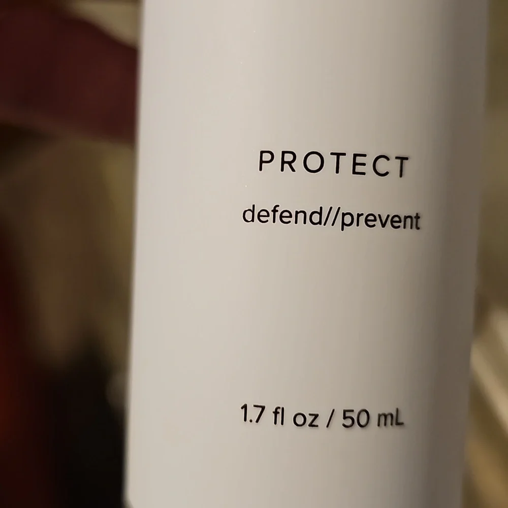 COPY - Universal Tinted moisturizer and Broad Spectrum SPF45 PROTECT defend/pr… - Picture 4 of 5
